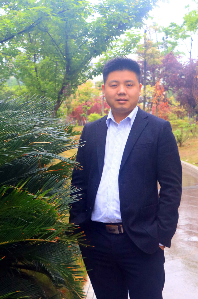 广元外国语学校高中教务处主任 权刚