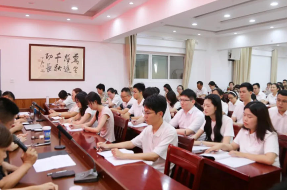 金风为序开新卷  初心作犁筑华章丨广外初中分校召开2026—2027学年第一学期全体教师工